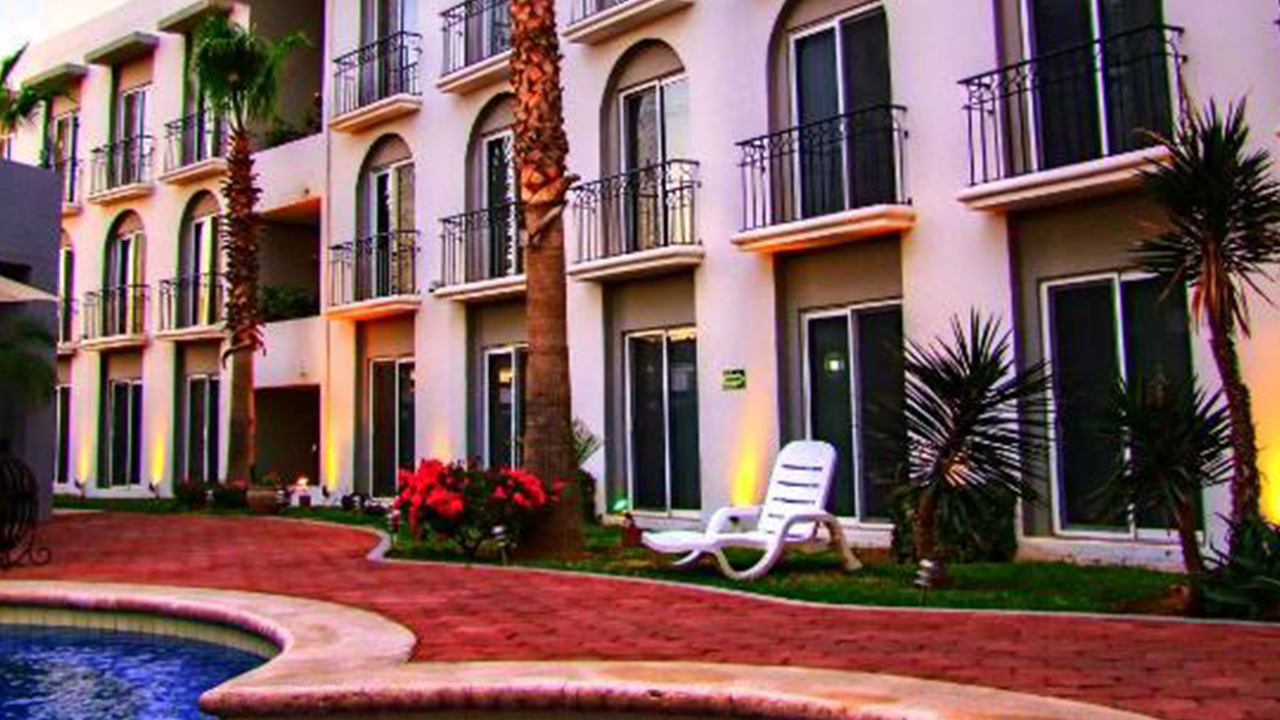 Transportación a Seven Crown Express and Suites